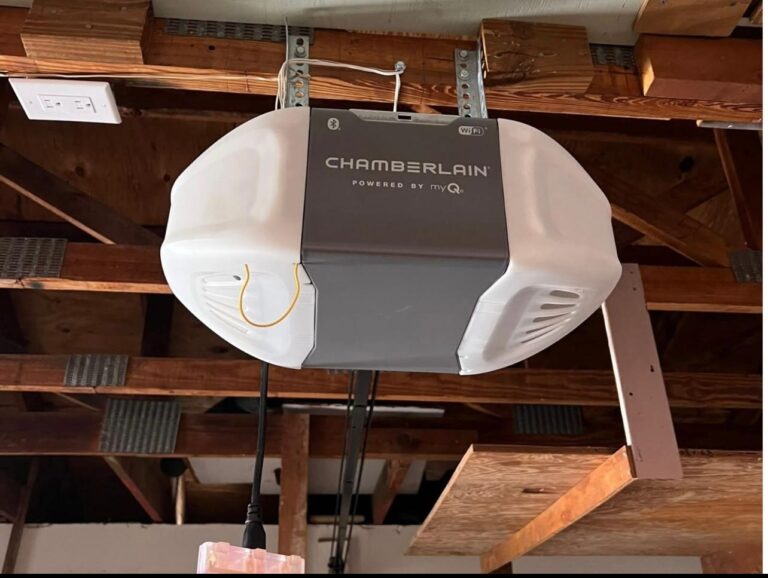 Garage door opener repair in Santa Clara
